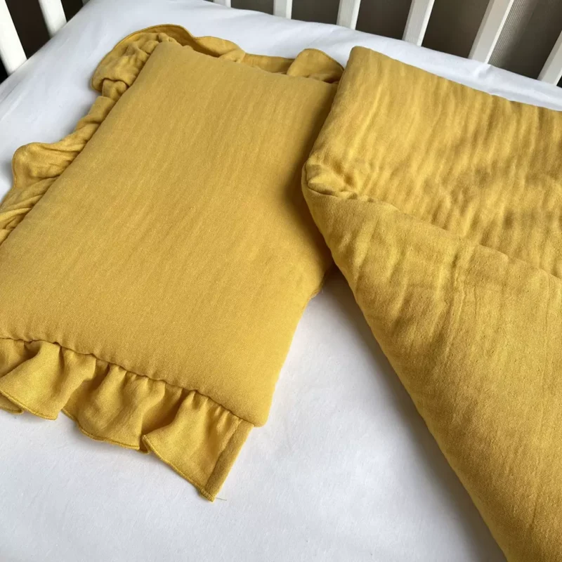 Zestaw Muślinowy kocyk 55×75 i poduszka z falbanką 25×35 Yellow - obrazek 3