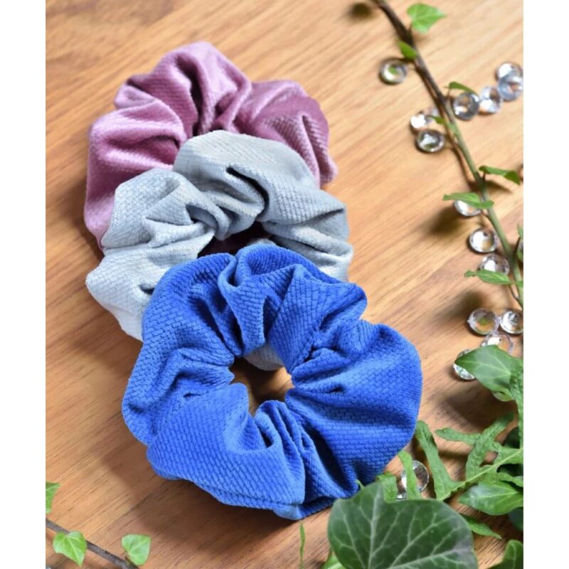 Gumka do włosów Scrunchie z velvetu blue (trójpak) - obrazek 3