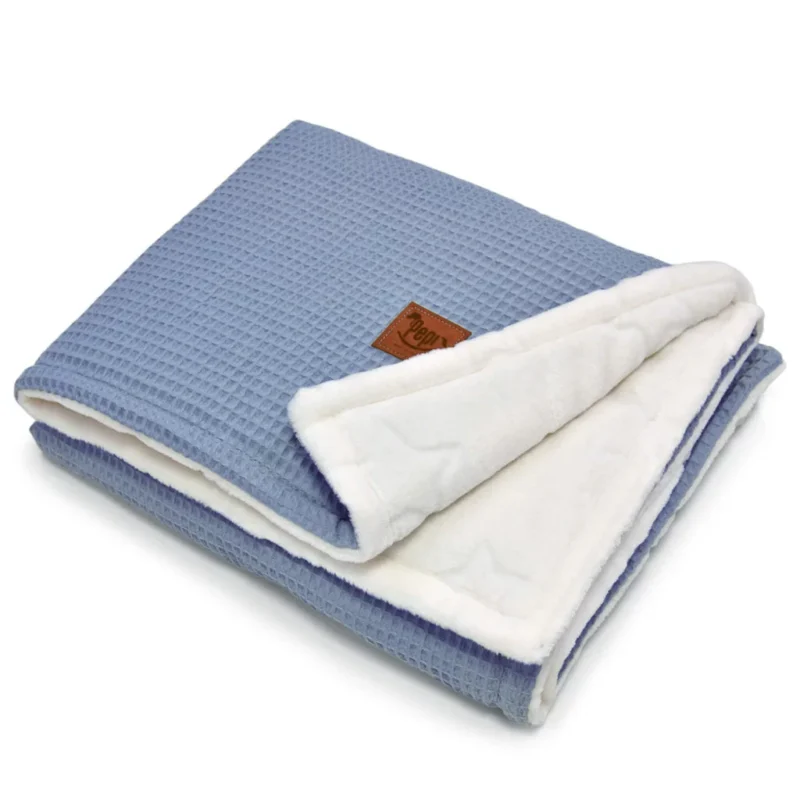 Dwustronny kocyk 75×100 z polaru minky i wafla jeans