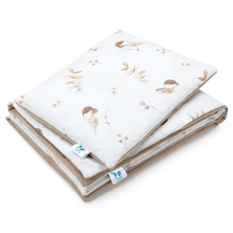 Zestaw kocyk 55×75 i płaska poduszka 25×35 Lovely Bird z velvetem cappucino